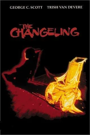 Cartelera oficial de The Changeling: La Odisea del Dolor en 8mm o Cómo Perder a tu Hijo y Encontrar un Monstruo Debajo de la Cama