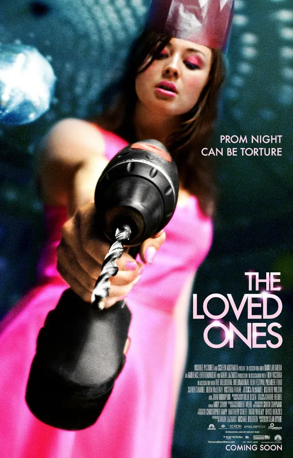 Cartelera oficial de The Loved Ones - El baile de graduación más sangriento y desquiciado de la historia